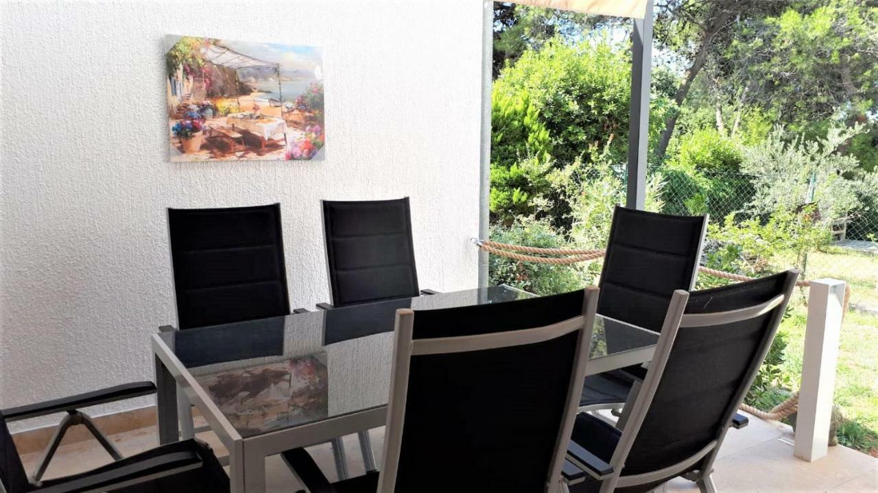 Apartmen Relax 200 M T Beach Apartment Rovinj Exterior photo