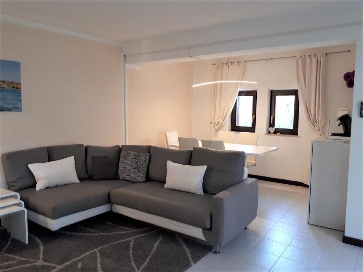 Apartmen Relax 200 M T Beach Apartment Rovinj Exterior photo